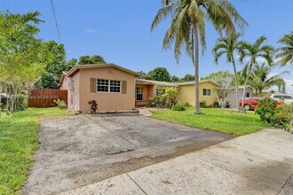 6860 SW 18th Ct in Pompano Beach, FL - Building Photo - Building Photo
