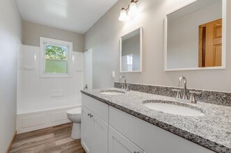 2040 Blueberry Ln in Aurora, IL - Foto de edificio - Building Photo