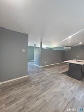 80 Pearl Harbor Cir in Bridgeport, CT - Building Photo - Building Photo