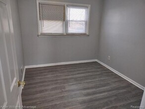 31266 Hathaway in Livonia, MI - Building Photo - Building Photo