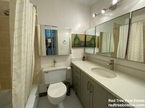 60 Babcock St, Unit 6 in Brookline, MA - Building Photo - Building Photo