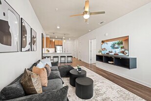 2048 Bolton Dr NW in Atlanta, GA - Building Photo