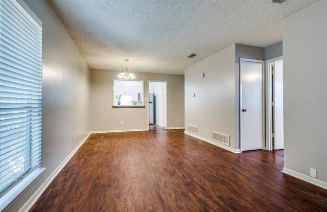 627 Texas St in Denton, TX - Building Photo - Building Photo