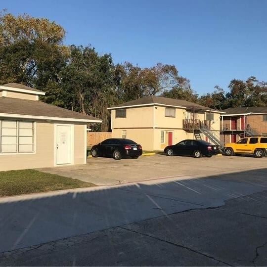 property at 1020 N Main St