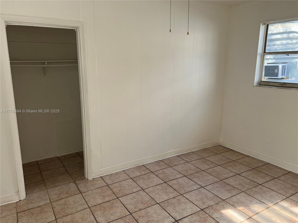 41 SW 7th Ave in Dania Beach, FL - Building Photo