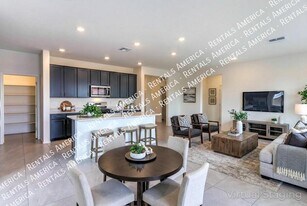5525 W San Francisco Trl in Tucson, AZ - Building Photo