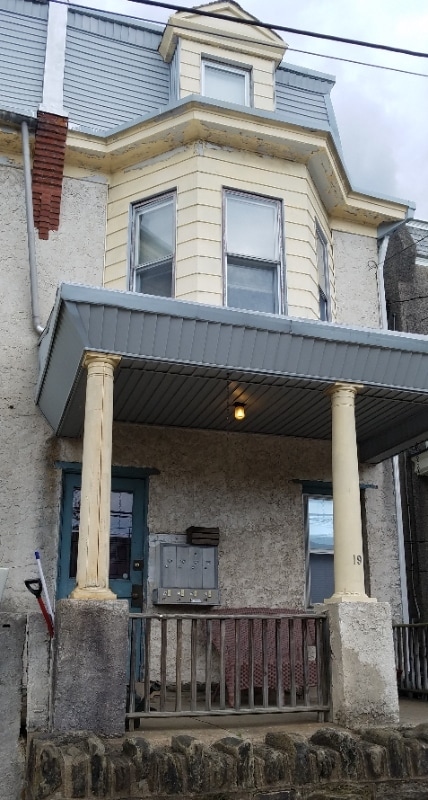 property at 19 W Abington Ave