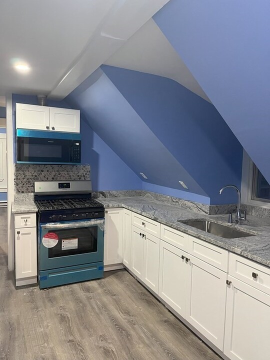 11 10th Ave, Unit 3 in Haverhill, MA - Building Photo
