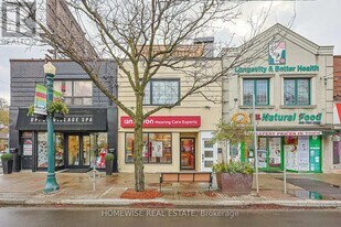 999 Eglinton Ave W in Toronto, ON - Building Photo