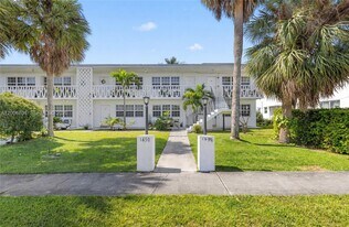 1450 NE 171 St in North Miami Beach, FL - Building Photo