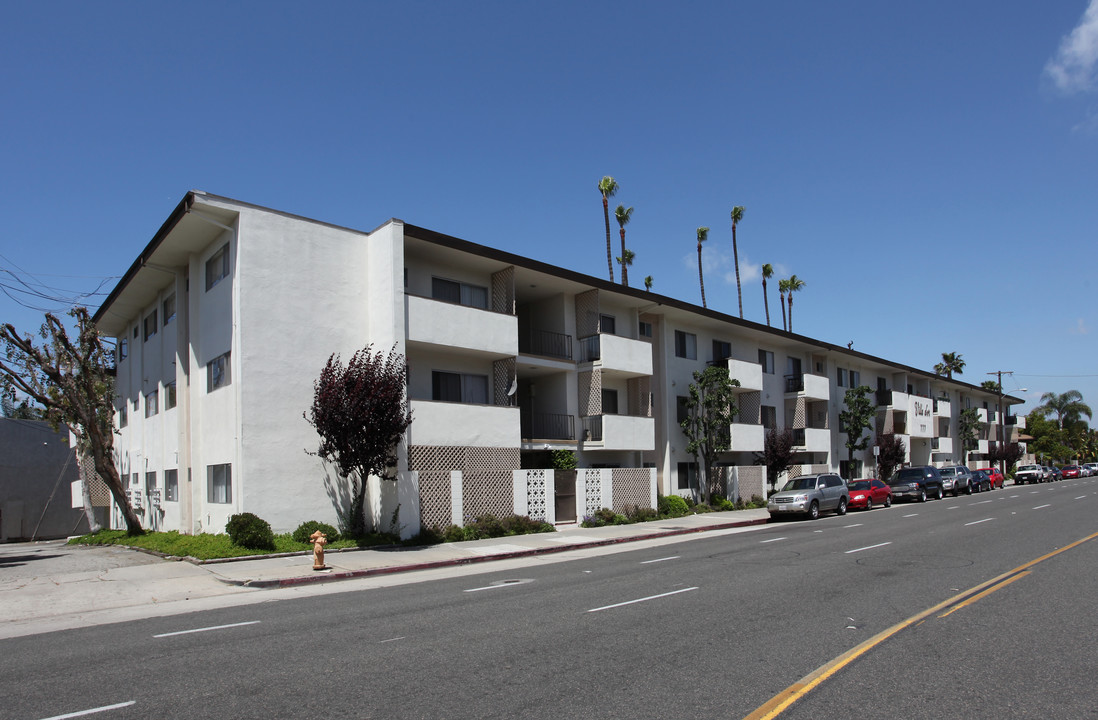 Villa Dor in Long Beach, CA - Foto de edificio