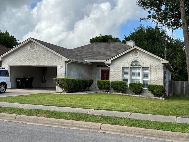 property at 1112 Cimarron Ct