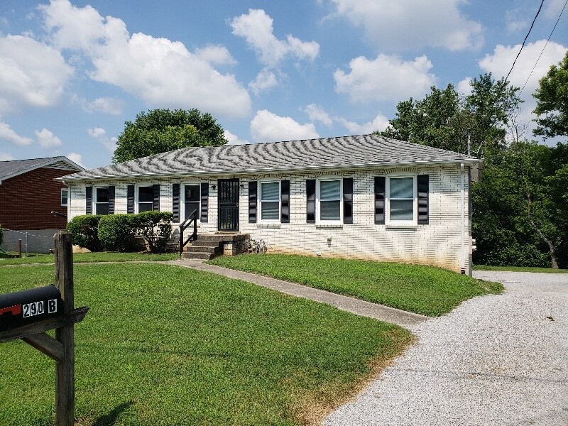 290 Largo Dr in Nashville, TN - Building Photo