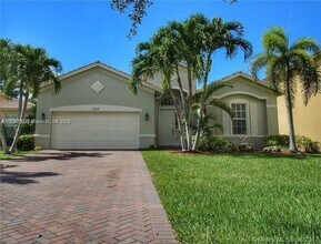 4321 W Whitewater Ave in Weston, FL - Building Photo - Building Photo