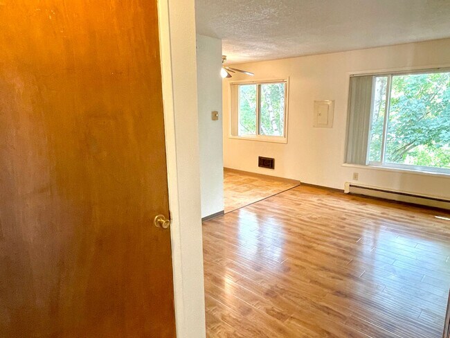3336 SE 9th Ave in Portland, OR - Building Photo - Building Photo
