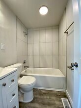 1033 Juneau St, Unit 1033 in Anchorage, AK - Building Photo - Building Photo