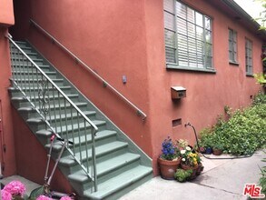 1213 S Ogden Dr in Los Angeles, CA - Building Photo - Building Photo