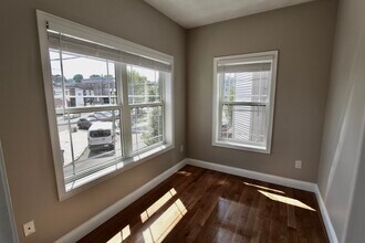 11 Dehon St, Unit 3 in Revere, MA - Building Photo - Building Photo