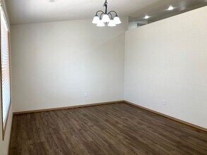 5402 Kirkwood Ln in West Richland, WA - Building Photo - Building Photo