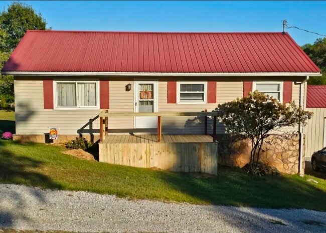 property at 5125 Cardinal Dr NW