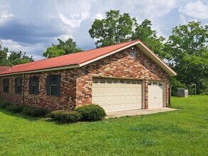 4142 Caney Bay Rd in Nahunta, GA - Building Photo - Building Photo