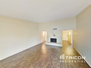 5529 Kerry Ln in Garland, TX - Foto de edificio - Building Photo