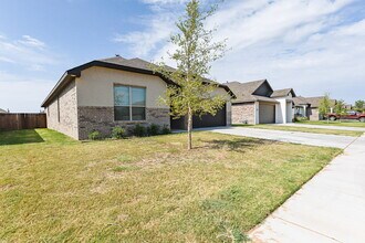 815 N 3rd St in Wolfforth, TX - Building Photo - Building Photo