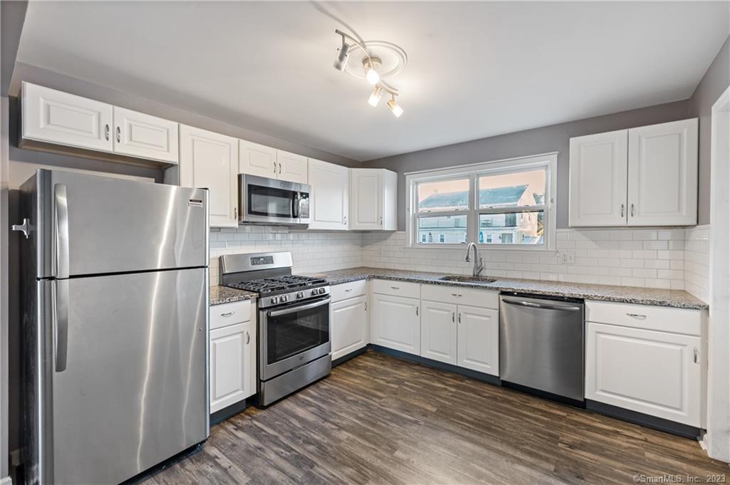 48 Nelson St in Stamford, CT - Building Photo