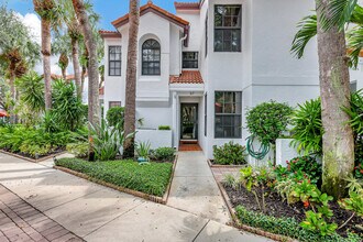 2299 Treasure Isle Dr in West Palm Beach, FL - Building Photo - Building Photo