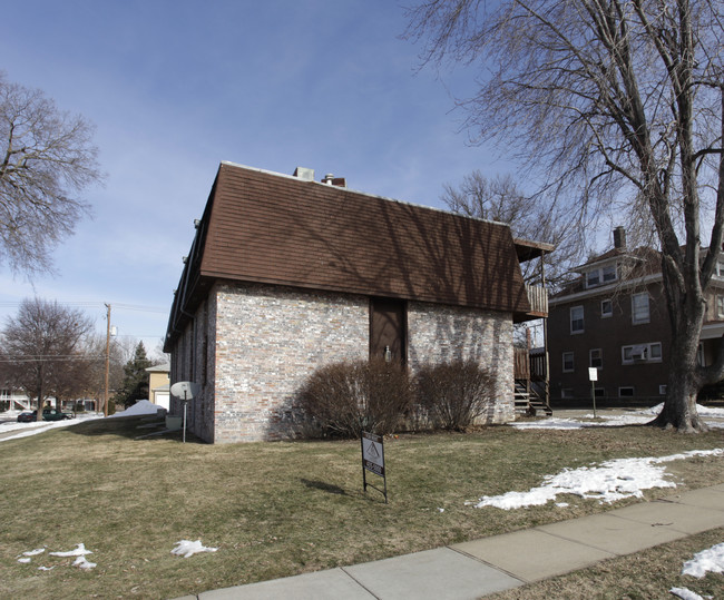 1902 E St in Lincoln, NE - Building Photo - Building Photo