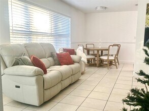 3251 NW 18th Ct in Fort Lauderdale, FL - Building Photo - Building Photo