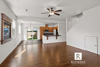 2374 Dahlia Way in Medford, OR - Building Photo - Building Photo