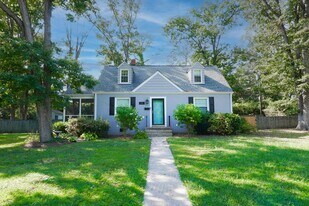 1004 Baywood Ct in Richmond, VA - Building Photo