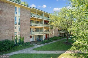 7204 Donnell Pl in District Heights, MD - Building Photo