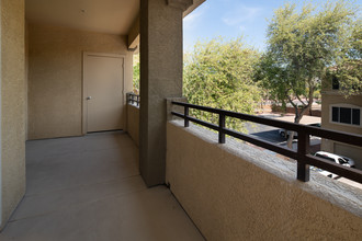 Sage Stone at Arrowhead Apartments in Glendale, AZ - Foto de edificio - Building Photo