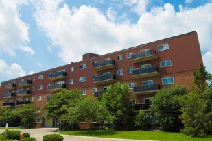 5 Frontenac Road in London, ON - Building Photo