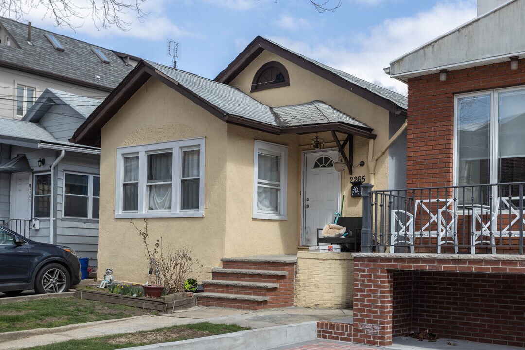 2265 E 7th St in Brooklyn, NY - Building Photo