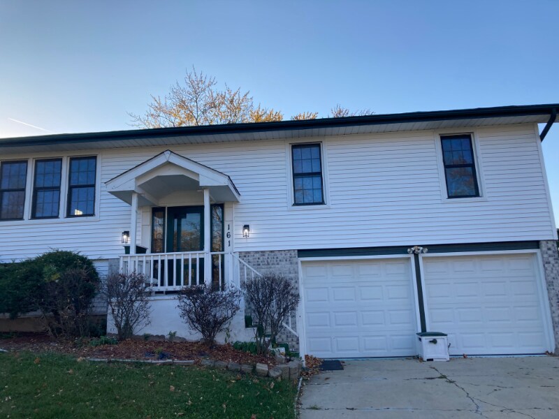 161 Oakwood Dr in Bolingbrook, IL - Building Photo