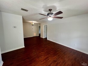 6204 Silver Oak Dr in Milton, FL - Building Photo - Building Photo
