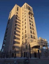 One Wellington in Winnipeg, MB - Building Photo