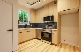 4276 NE Going St in Portland, OR - Building Photo - Building Photo