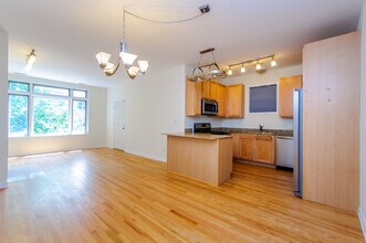 1344 W Grenshaw St, Unit B in Chicago, IL - Foto de edificio - Building Photo