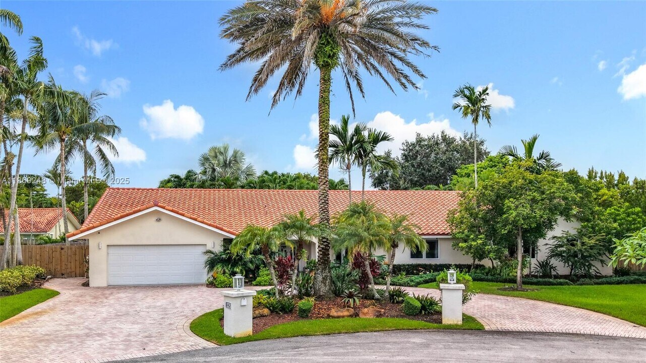 10462 SW 121st St in Miami, FL - Building Photo