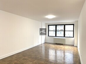 5 AVENUE in New York, NY - Building Photo - Building Photo