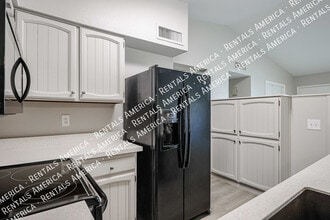 3333 S Parkside Dr in Tempe, AZ - Building Photo - Building Photo