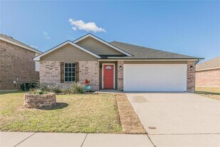 12911 Kingsgate Dr in Rhome, TX - Building Photo