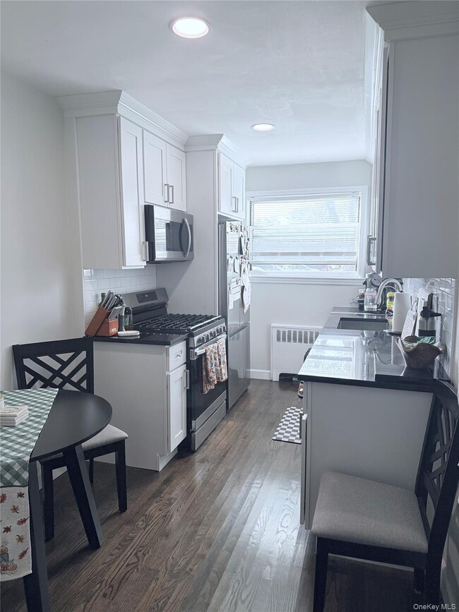 81-10 Langdale St in Queens, NY - Building Photo - Building Photo