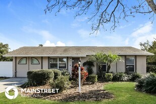 13228 Grand Terrace Dr in Grand Island, FL - Building Photo