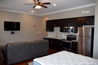 Lofts at Cherry Hill - West Village in Columbia, MO - Foto de edificio - Building Photo