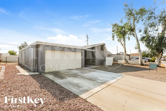 property at 9631 N 35th Dr